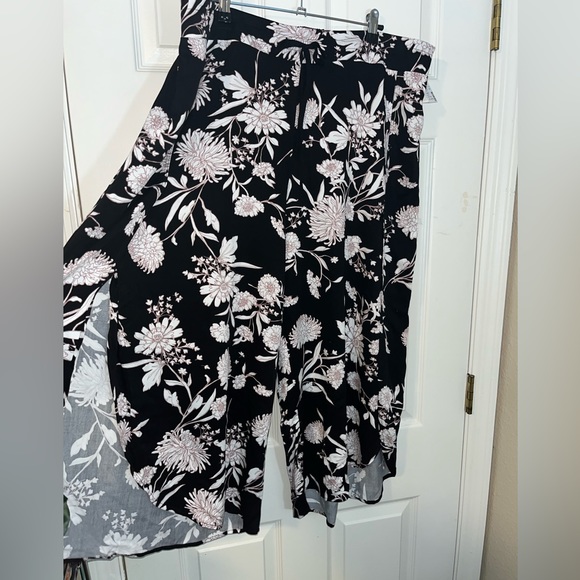 Maurice’s Floral Gaucho Flyaway Pants Sz XXL - Picture 6 of 12